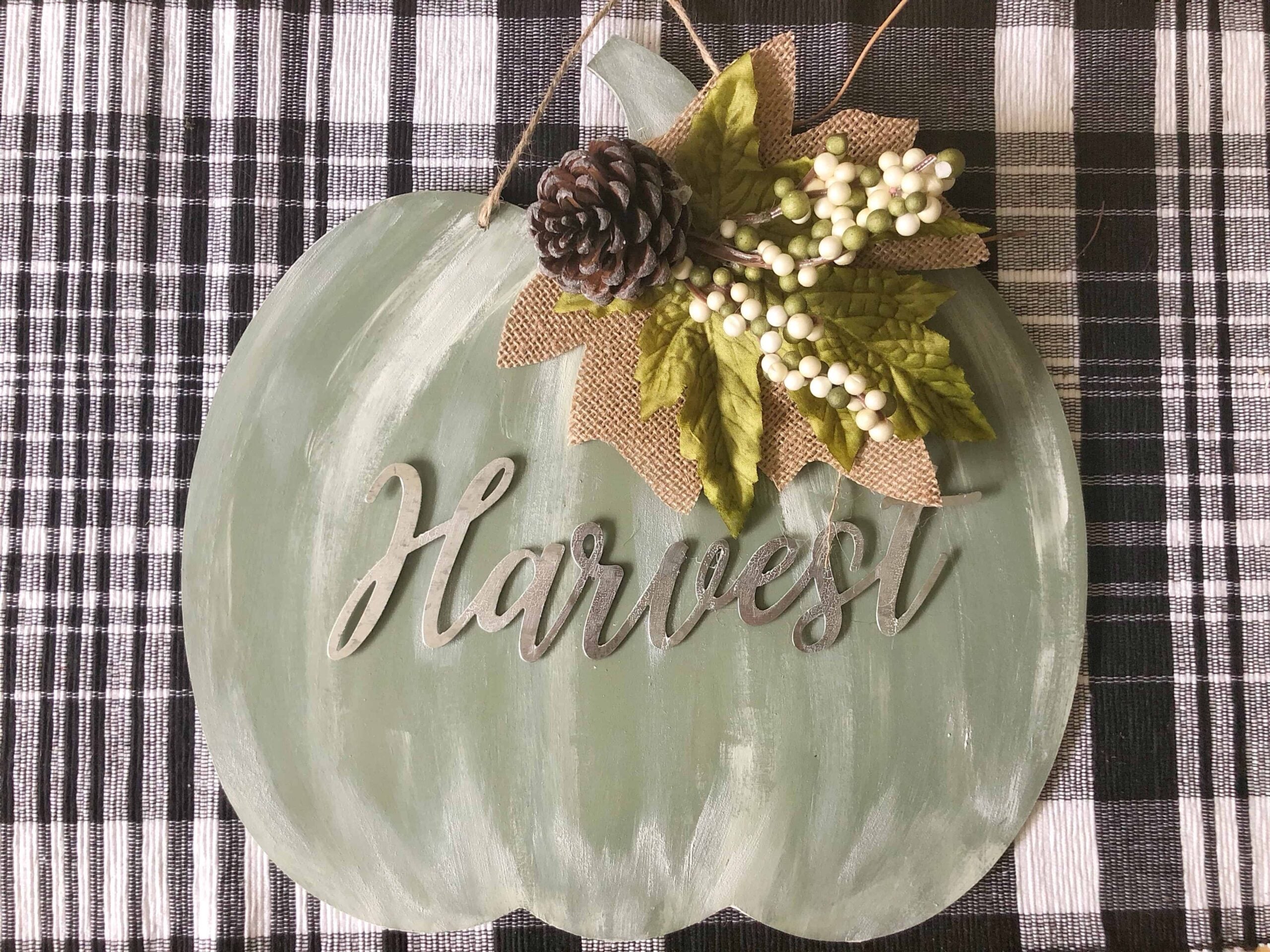 DIY pumpkin sign