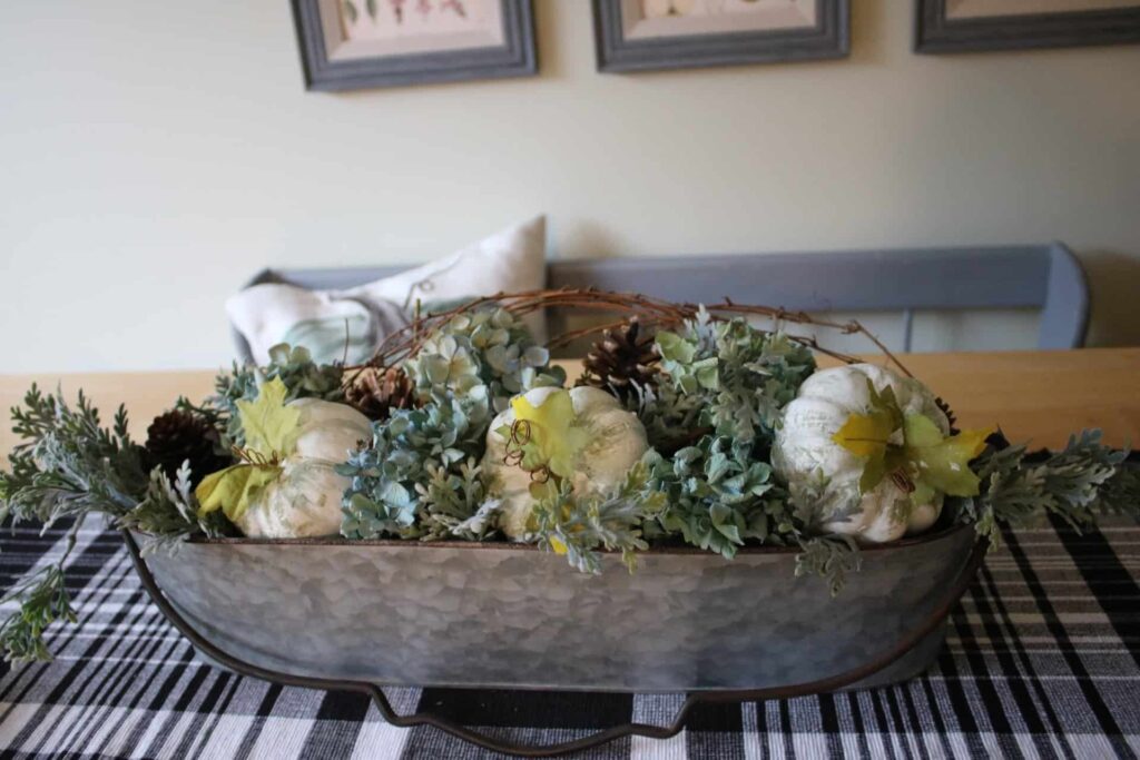 WHITE PUMPKINS AND HYDRANGEA CENTERPIECE