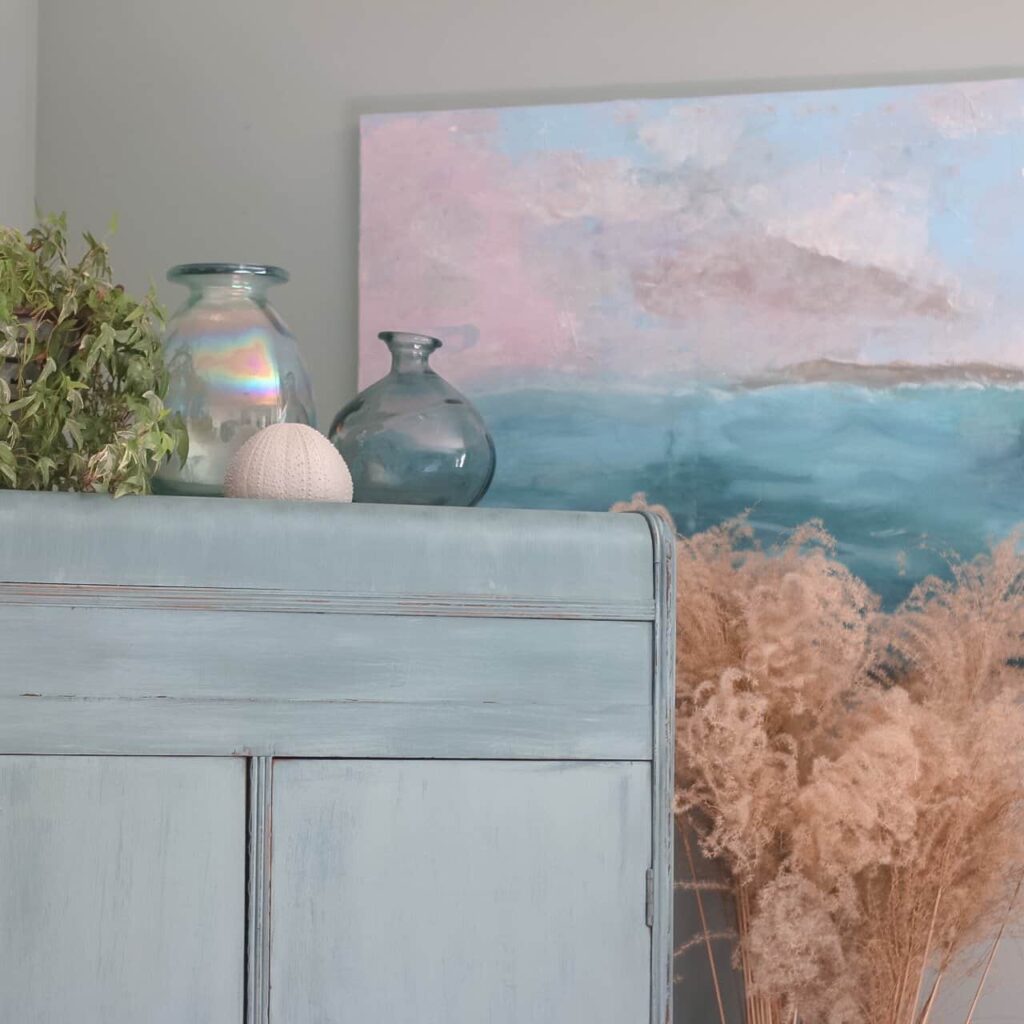 DECORATING IDEAS FOR SUMMER- SEASCAPE AND GLASS VASES