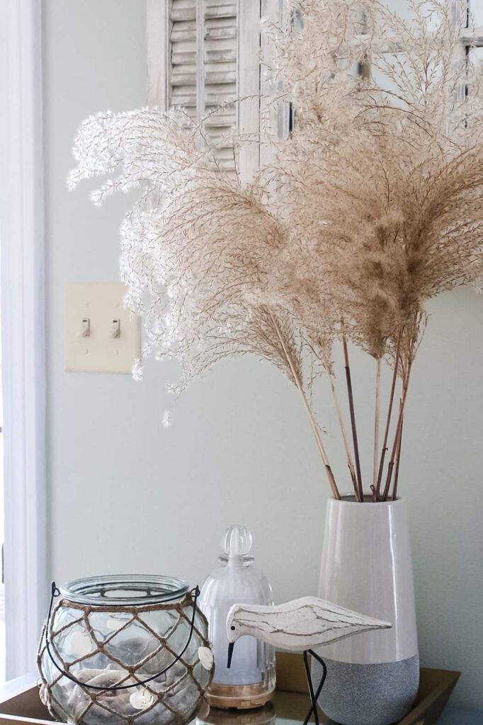 summer decorating- vase filled with pampas grass