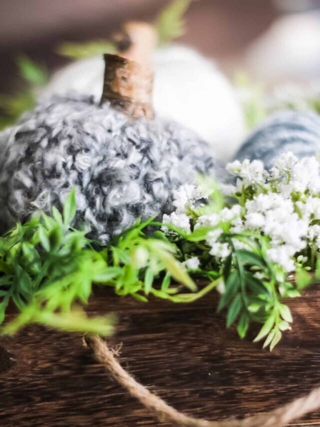 yarn pumpkins