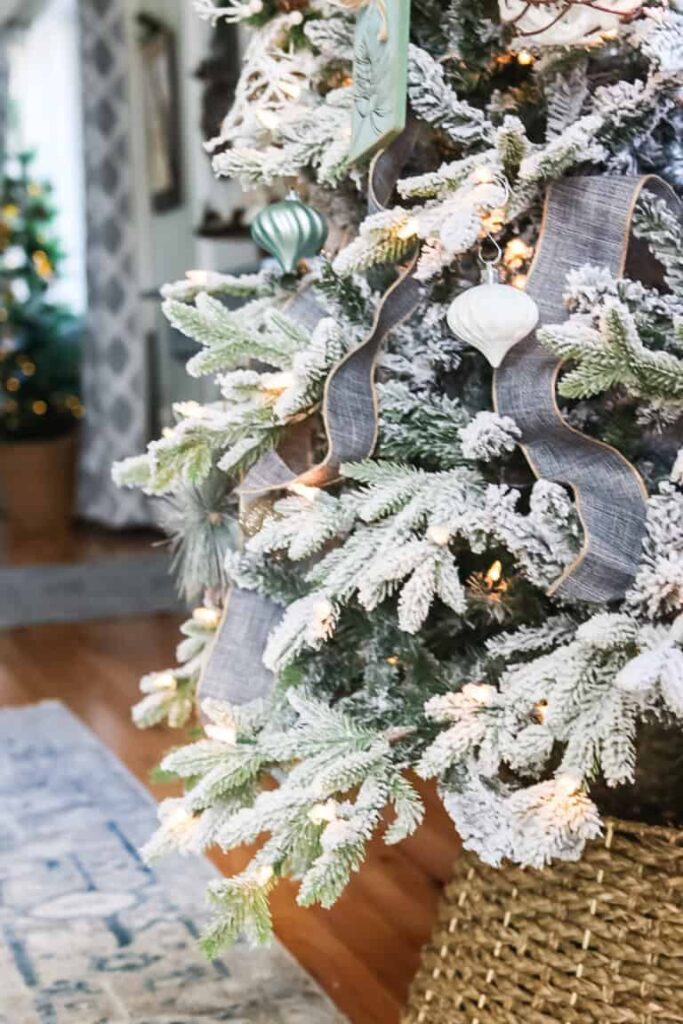 How To Decorate A Flocked Christmas Tree - Cottage On Bunker Hill