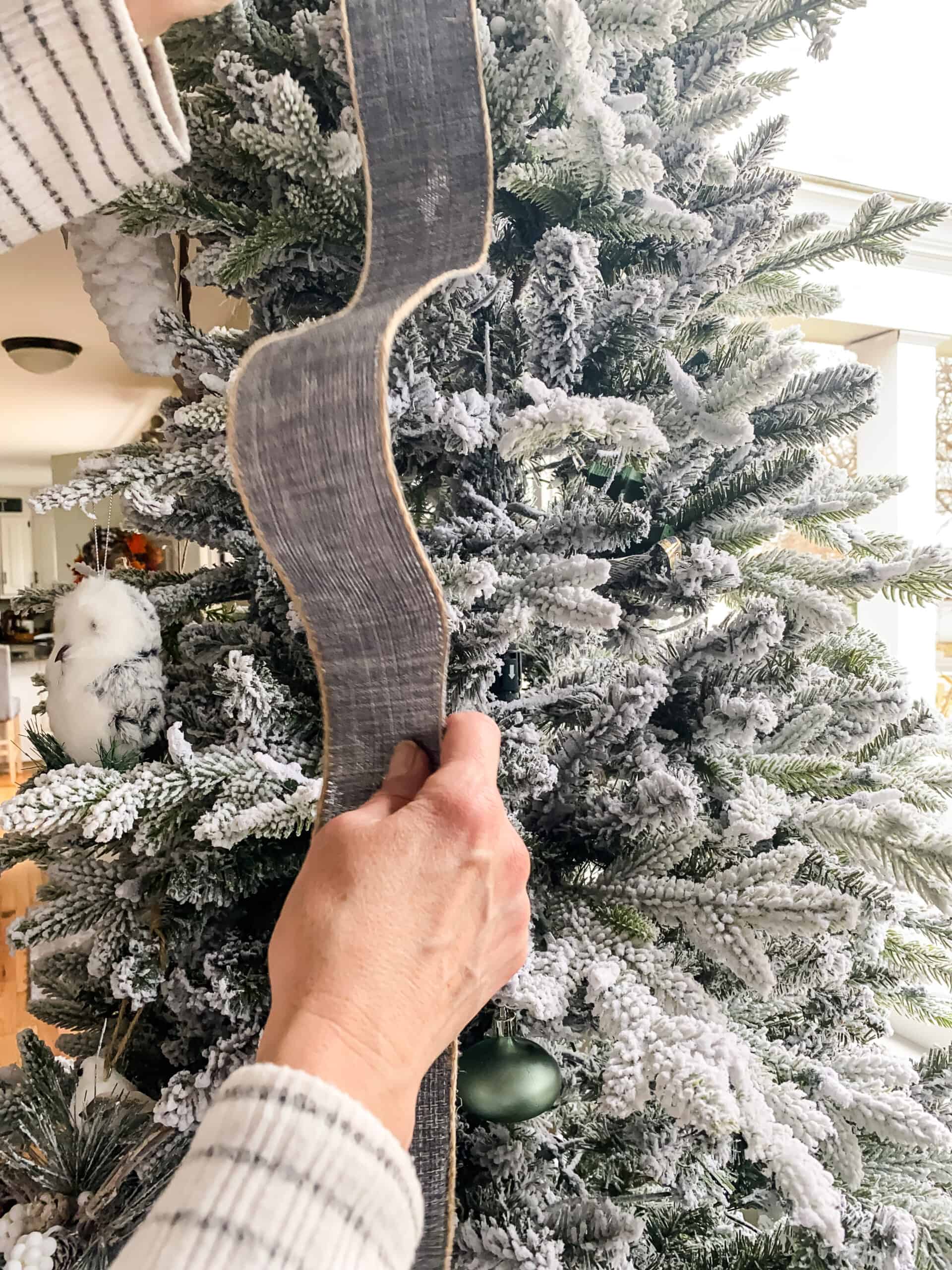 How To Decorate A Flocked Christmas Tree - Cottage On Bunker Hill