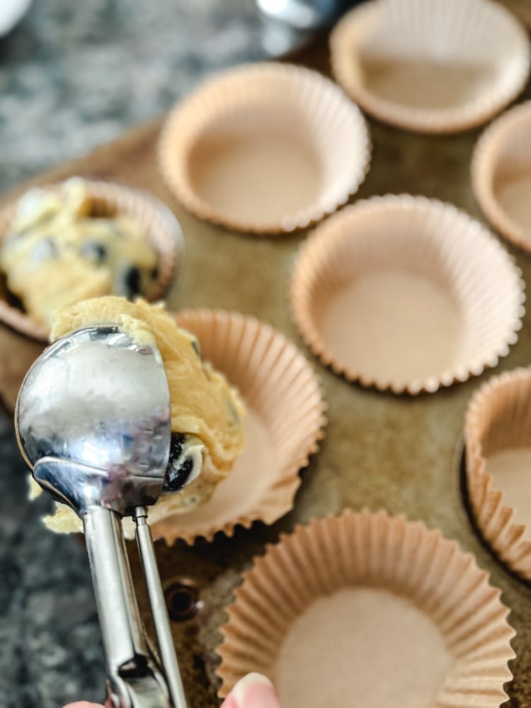 filling muffin cups