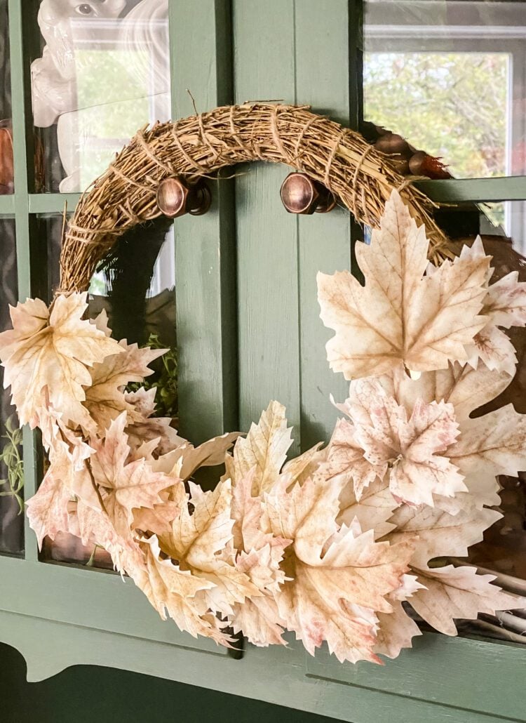 How to make a Spring Wreath in just 5 Minutes - Making it in the