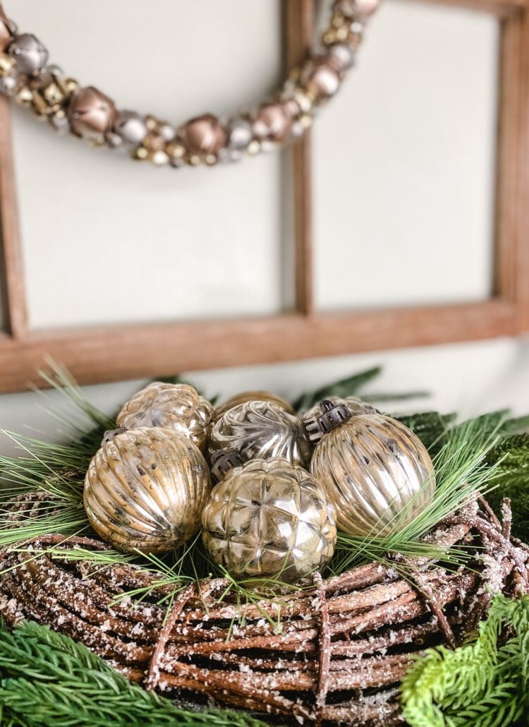 DIY Metallic Rub 'N Buff Christmas Ornaments