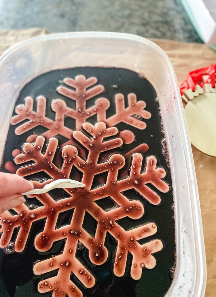 Easy Distressed Snowflake Wood Ornaments - Cottage On Bunker Hill