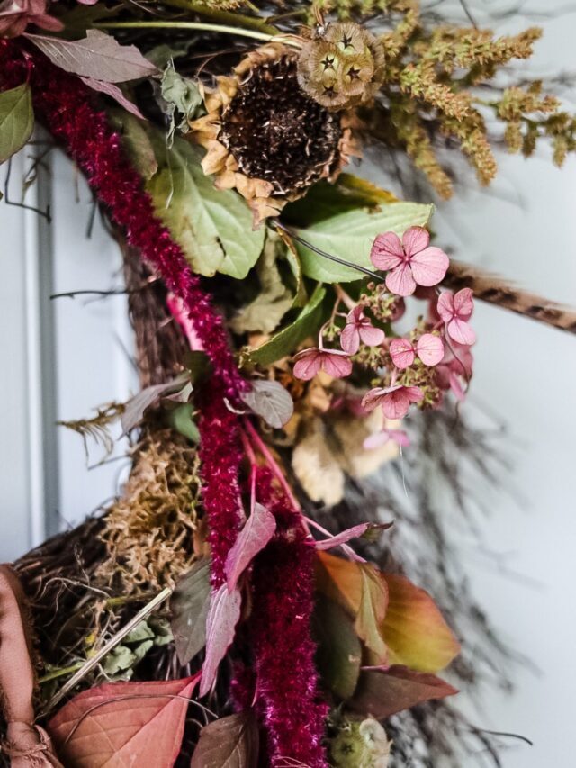 How To Make a Wreath From Garden Flowers
