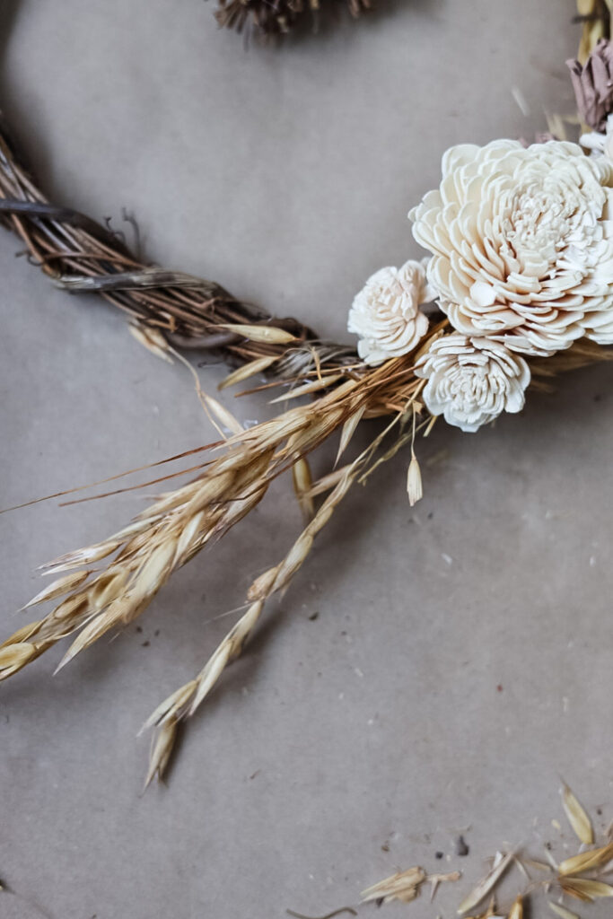 closeup image of dried oat stem