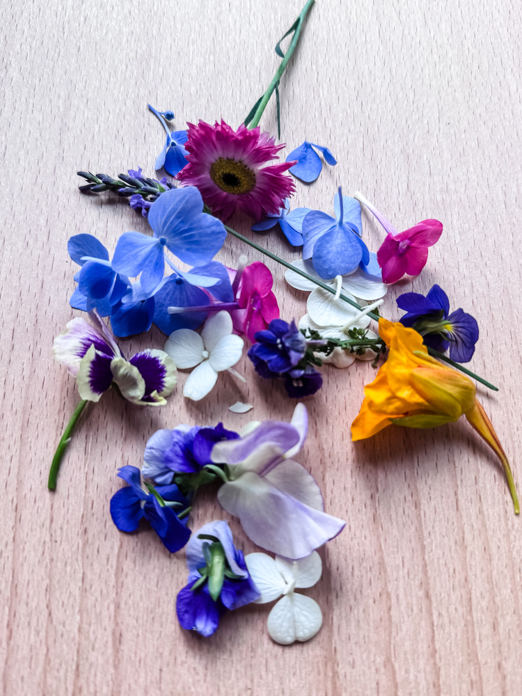 small pile of flowers