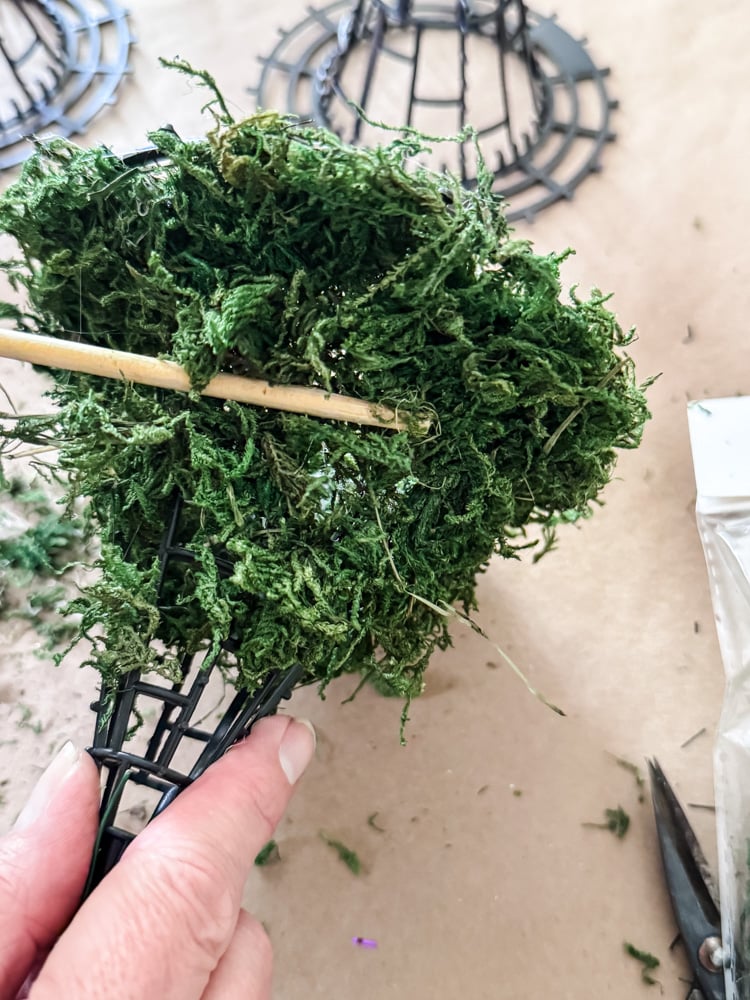 making a moss witch hat