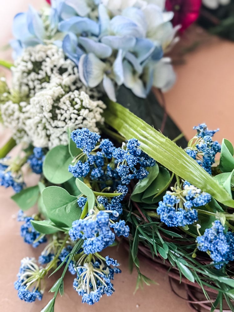 closeup photo of faux flowers